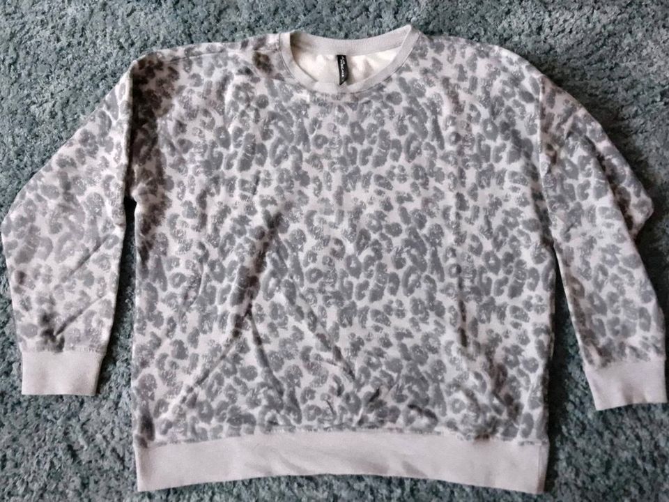 Sweater Jean Pascale grau Leoprint in Kaltenkirchen