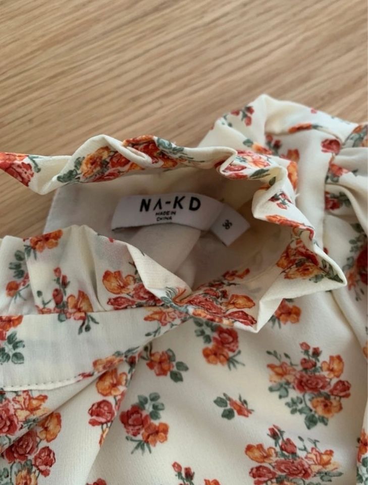 NA-KD Kleid in München