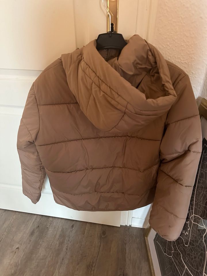 Winterjacke Damen Größe L (40) in Erfurt