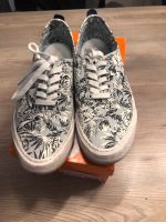 Superdry Sneaker Palmen in 45 weiß grau blau Baden-Württemberg - Emmendingen Vorschau