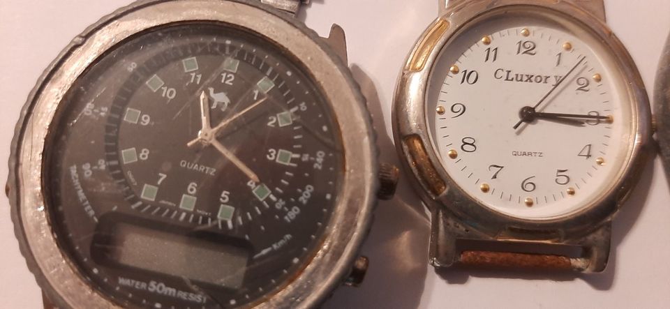 Konvolut stark gebrauchte Uhren DEFEKT ! für Bastler in Mendig