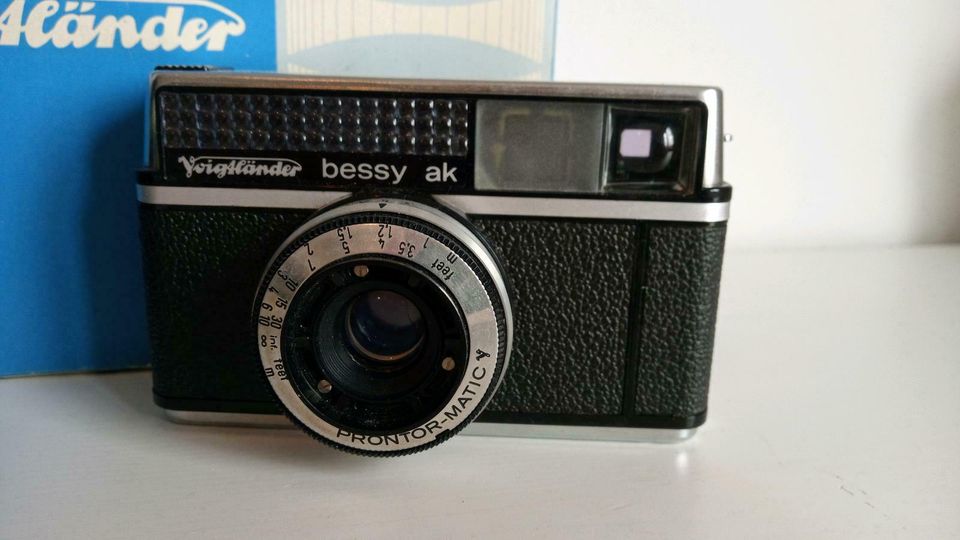 Voigtländer Bessy ak mit Schutzhülle und Originalverpackung in Niederwerrn