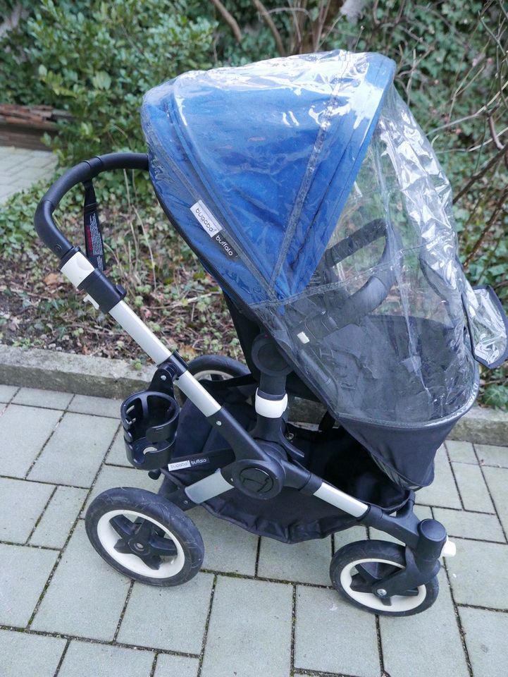 Bugaboo Buffalo, blau, Kinderwagen mit viel Zubehör in München