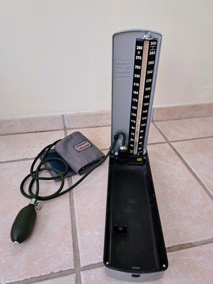 Sphygmomanometer, Blutdruckmessgerät in Niepars