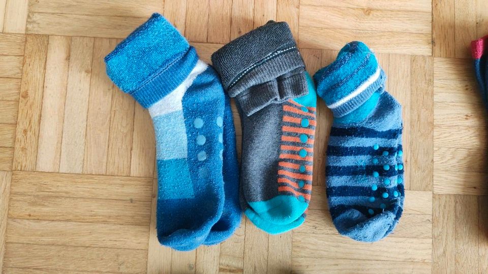 Antirutschsocken Kniestrümpfe 31-34 in Radebeul