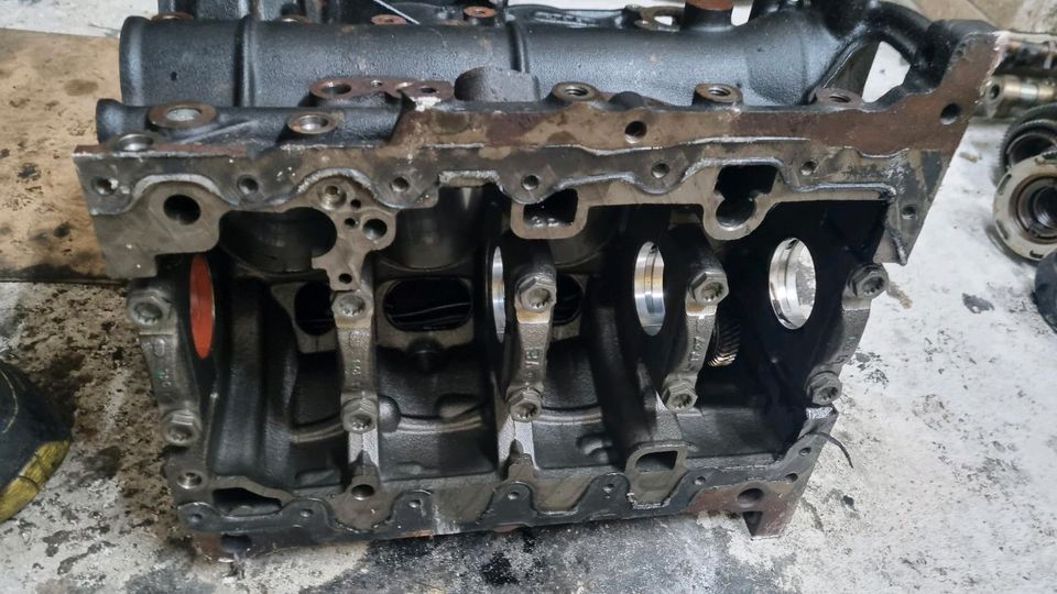 Audi Vw 2.0 Tdi Motorblock 03N023C in Neustadt a.d.Donau