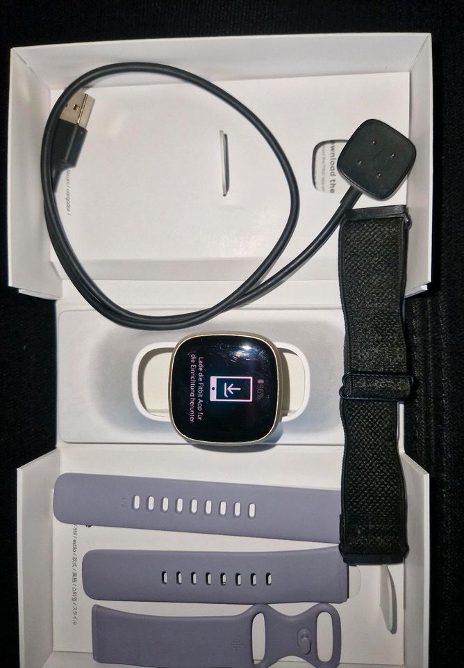 Fitbit Versa 3 in Grefrath