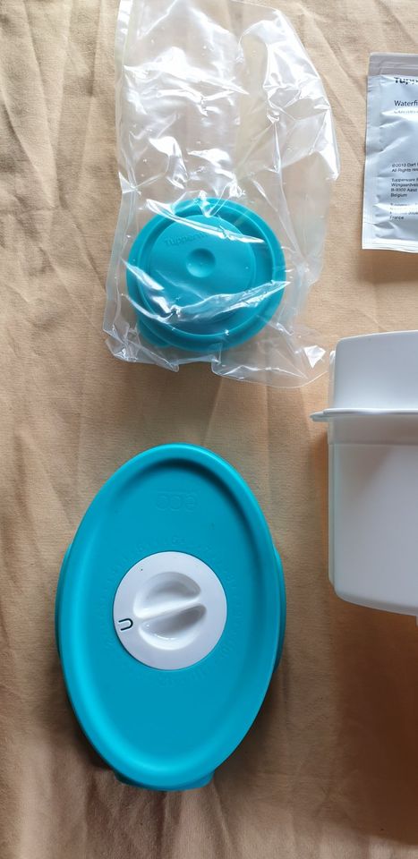 TUPPERWARE Wasserfilter eco 1,7 Liter NEU in türkis (wie BRITA) in Berlin