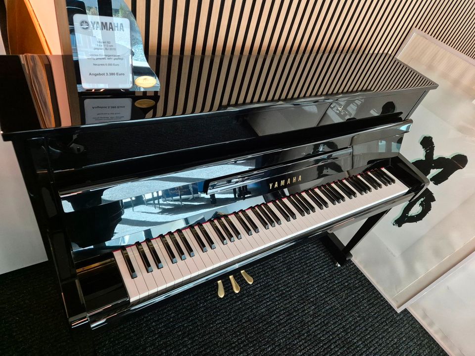 Klavier Yamaha B2 schwarz poliert in Rostock