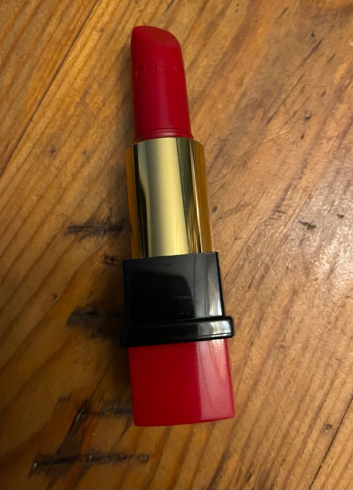 Chanel Lippenstift, Rouge Allure, rot in Mainz