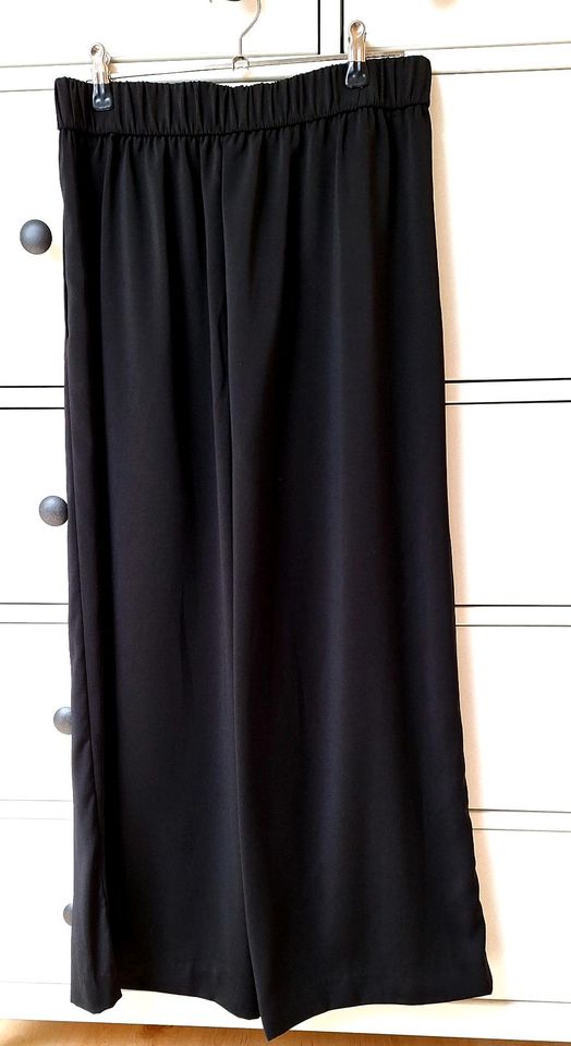 Damen Culotte Hose ZARA schwarz Gr. S / 36 - wie neu in Lehrte