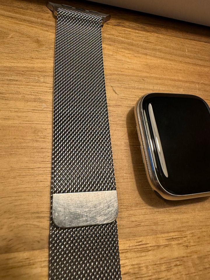 Apple Watch 5 Milanese 44mm TOP in Göppingen