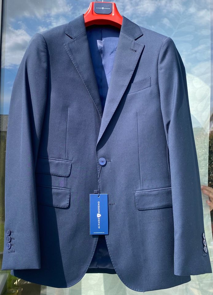 Blauer Anzug - Spanische Designer in Mainz