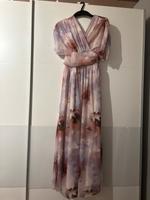 Fließendes Kleid mit Aquarellmuster Bayern - Grainet Vorschau