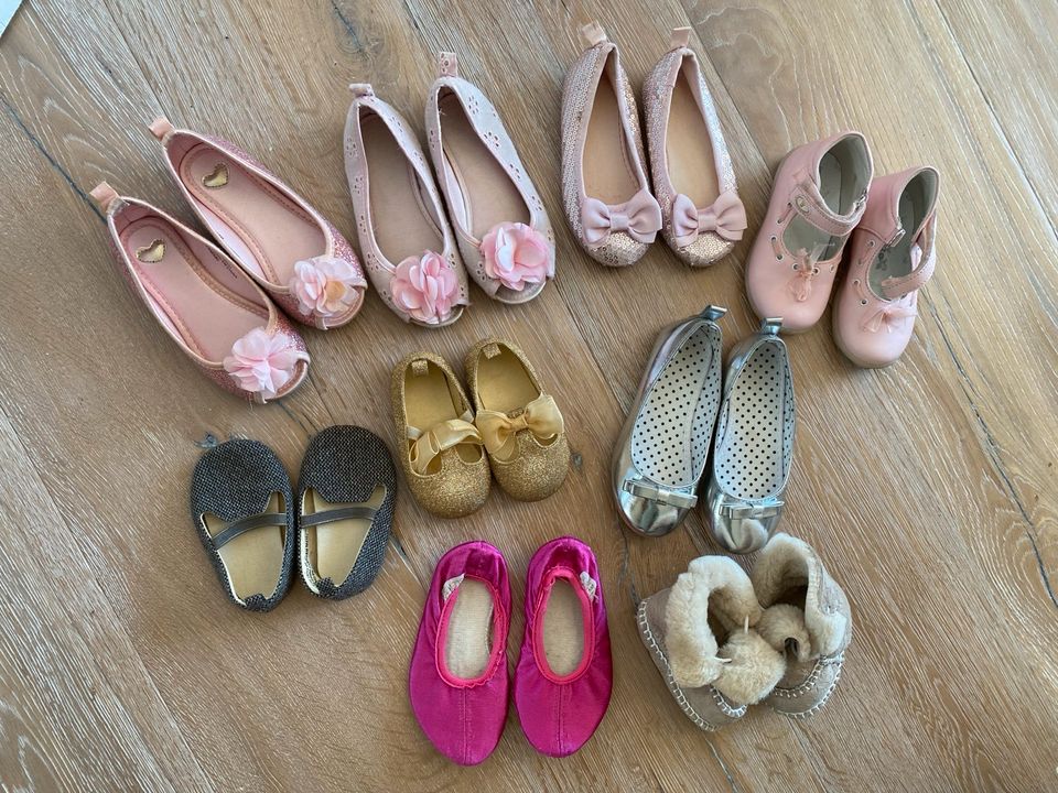 Babyschuhe in Illingen