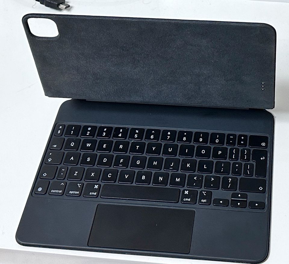 Magic Keyboard für 11" iPad Air und iPad Pro in Düsseldorf