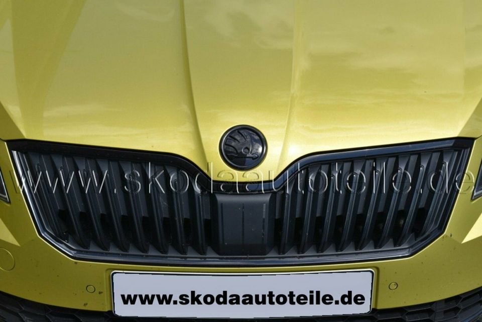 NEW SKODA Emblem Logo BLACK - original - SKODA / 55€* in Würzburg