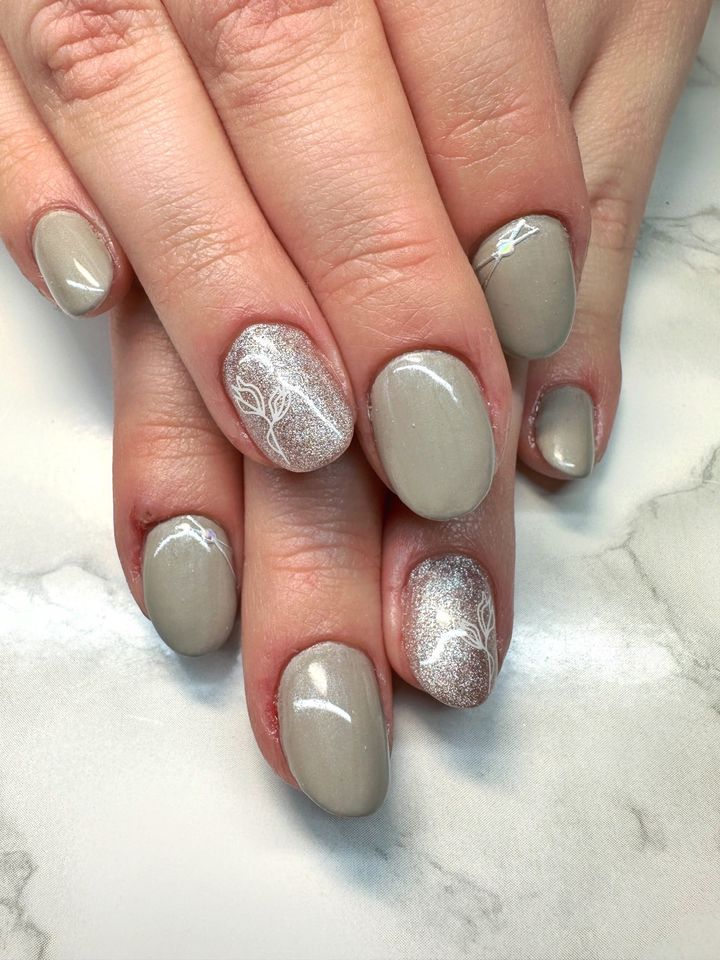 Nageldesign Nagelstudio Gellack Shellack Gelnägel Nägel in Liederbach