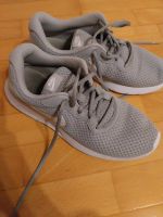 Nike Sneaker Schuh in Größe 44, Grau, Stoff, guter Zustand München - Pasing-Obermenzing Vorschau