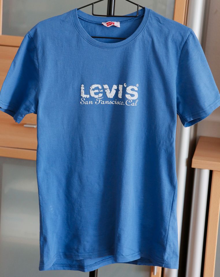 Levis Herren T-Shirt Gr.M Blau in München