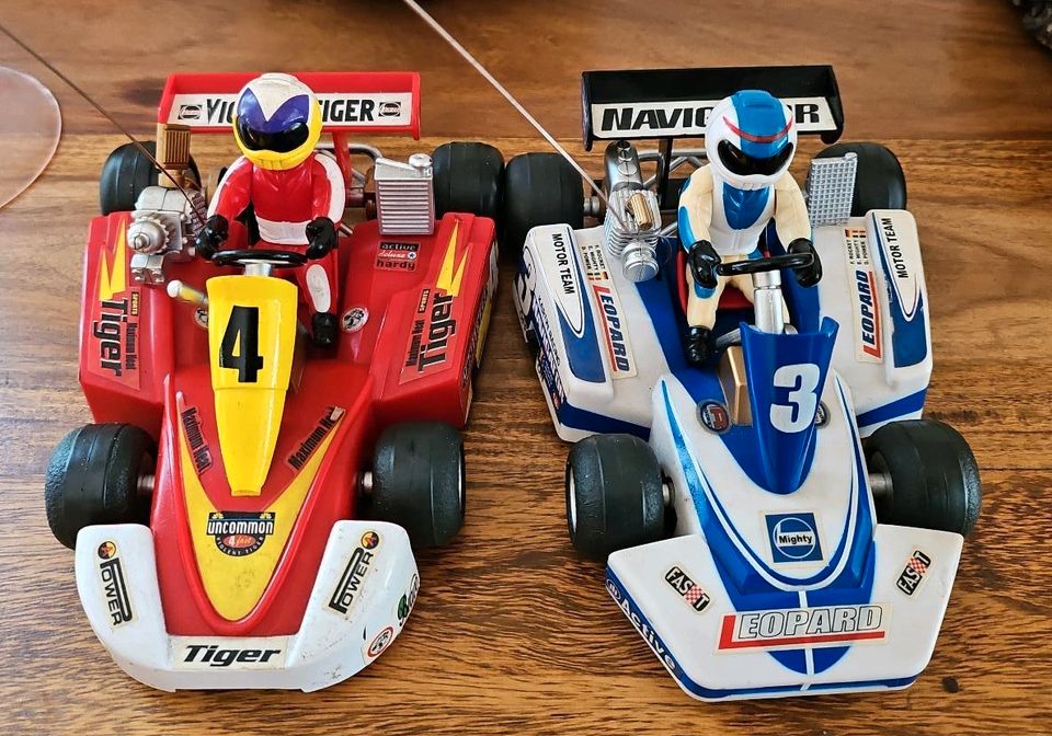 2x F1 Kart Racing Navigator Autos Vintage in Dorsten