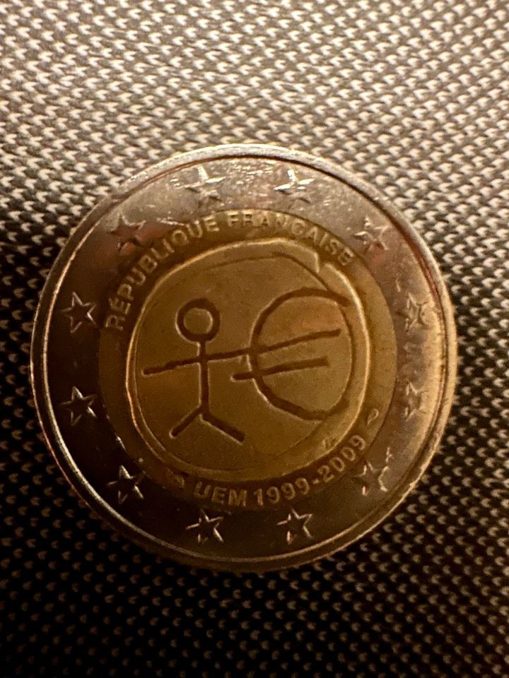 2€  Münze mit Strichmännchen-Fehlprägung aus Franckreich  2009 in Bretten