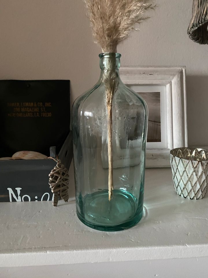 Großes Gefäß/Flasche/Vase/  Deko grünes Glas Höhe 30 cm in Syke