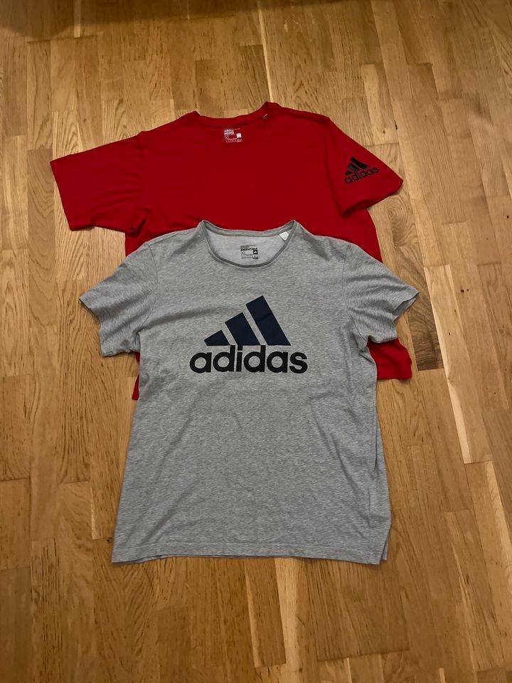 Adidas 2 shirts Gr. XL in Berlin