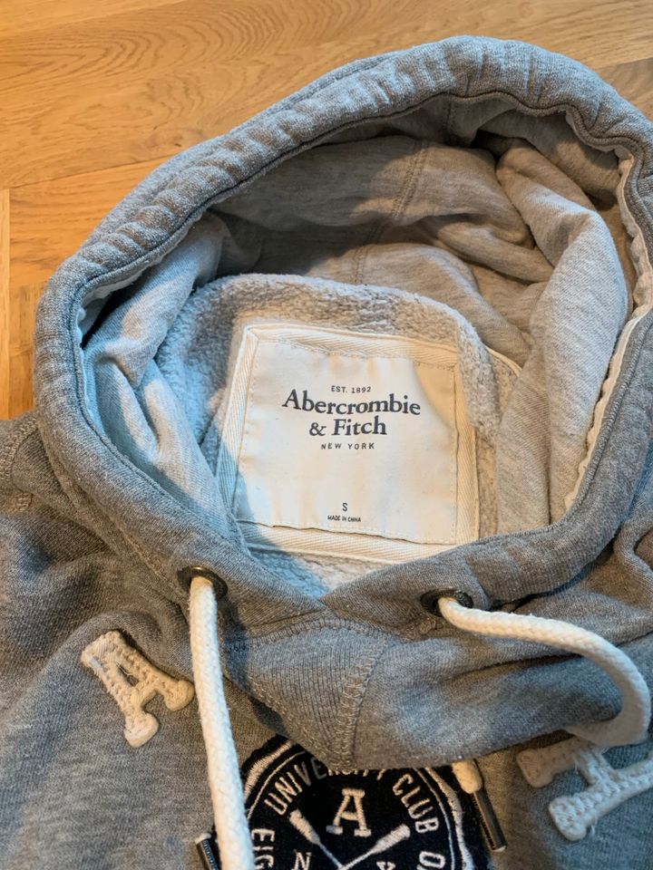 Abercrombie & Fitch Hoodie Pullover Gr. S in Leipzig