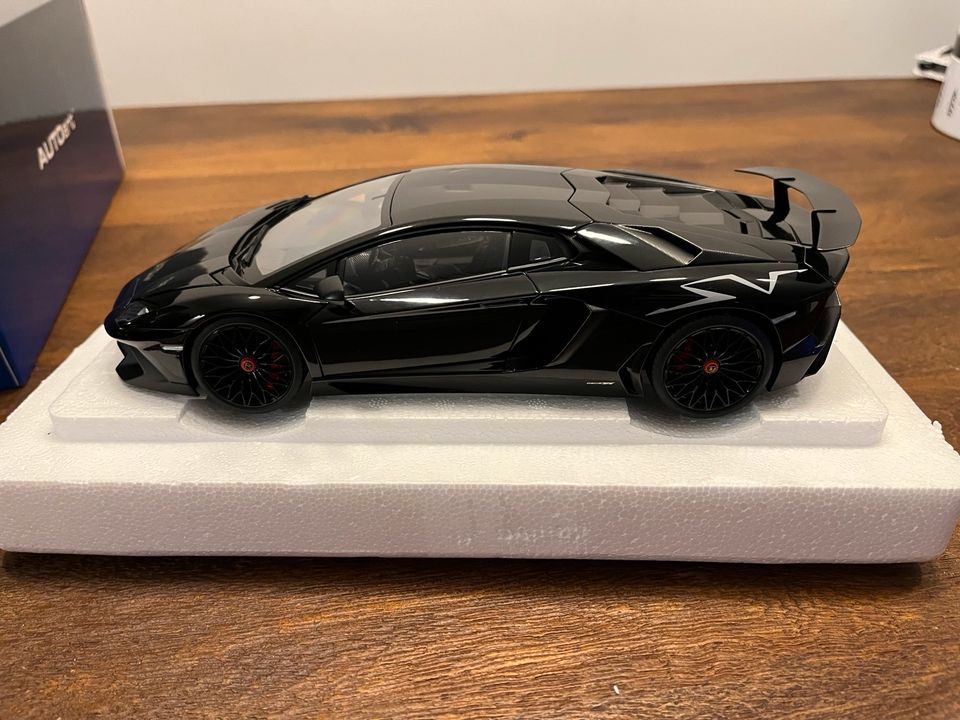 Autoart Lamborghini Aventador LP750-4 SV kein SVJ 1:18 in Düsseldorf