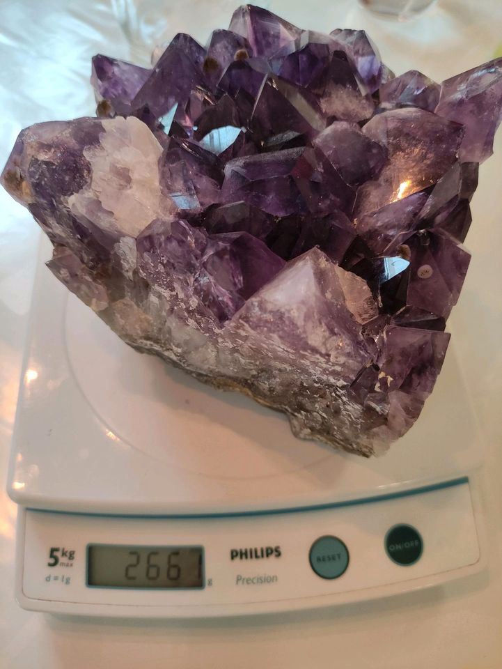 Amethyst Quartz Mineralien 2661 Gramm in Leipzig