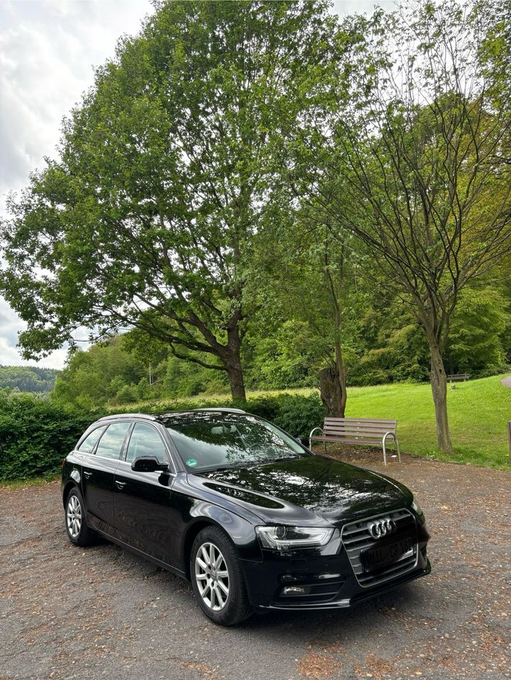 Audi A4 Avant Ambiente*NAVI*XENON in Kleinheubach