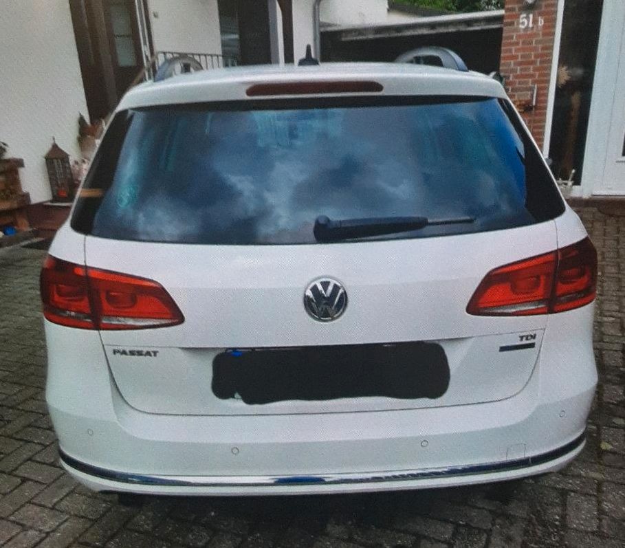 VW Passat Kombi 1,6 in Oldenburg