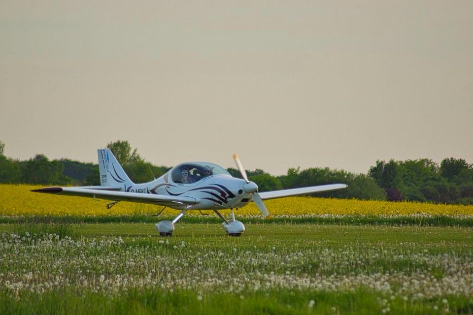 Das AIR-LEBNIS (Rundflug: Staumauer- Tour 15 min.) in Waldeck