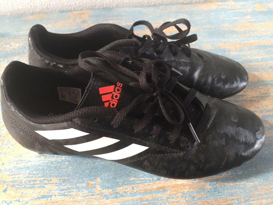 Adidas Fußball Schuhe in Gerolstein