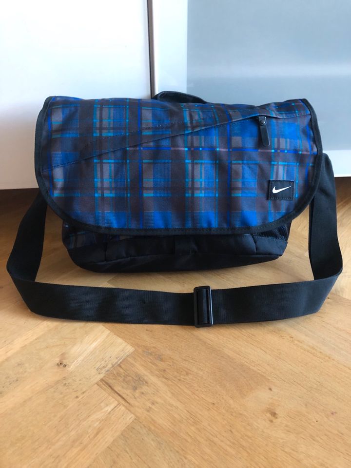 Nike Messenger Bag Cordura in Dresden