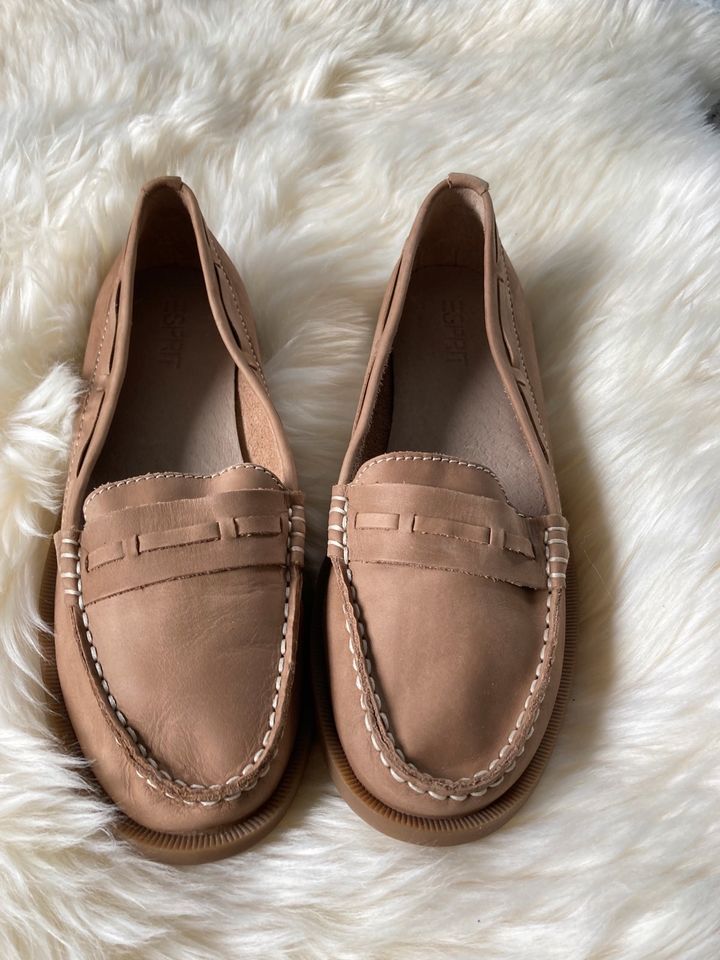 Esprit Loafer Slipper beige Größe 38 in Marxheim