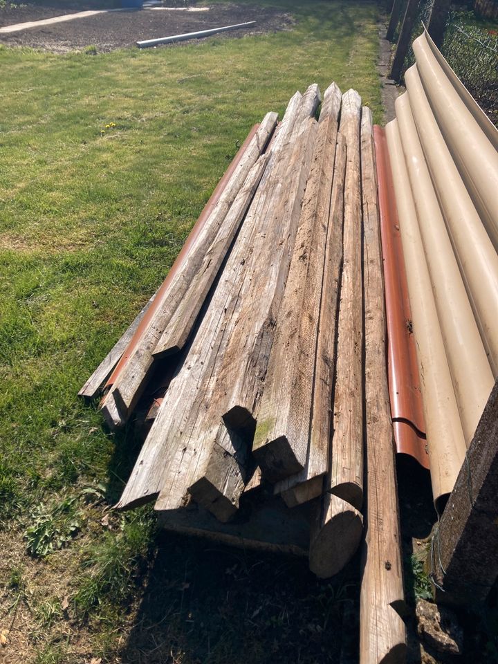 Alte Holzbalken zum Restaurieren bis zu 6m lang in Langenau