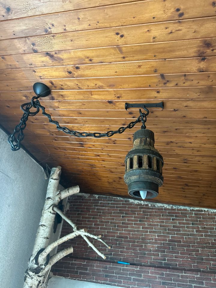 Lampe aus Wagenradnabe in Notzingen