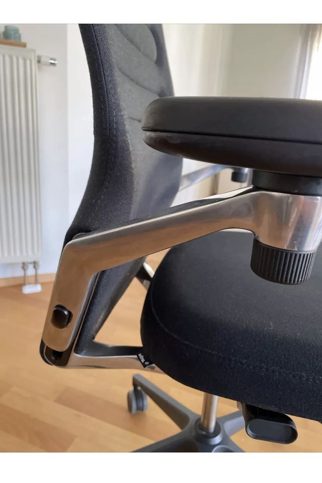 Bürostuhl VITRA AC4 Neupreis 1000€ in Saarbrücken