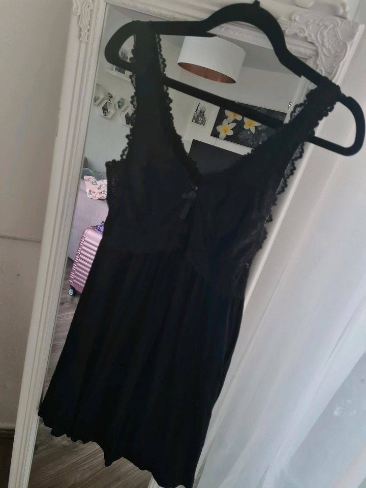 Hunkemöller Slipdress Nightwear Spitze Schwarz Gr. M in Köln