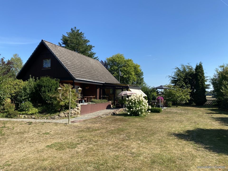 Schönes Einfamilienhaus mit großem Grundstück und Garage! in Sprakensehl