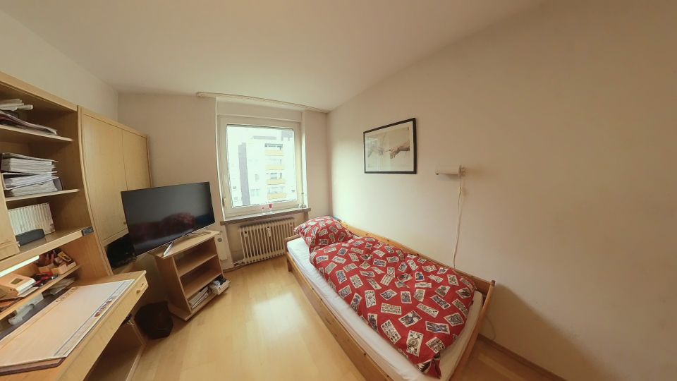 Attraktive ETW (5-Zimmer / 2 Balkone) in Köln (ruhige Lage und in Seenähe) in Köln