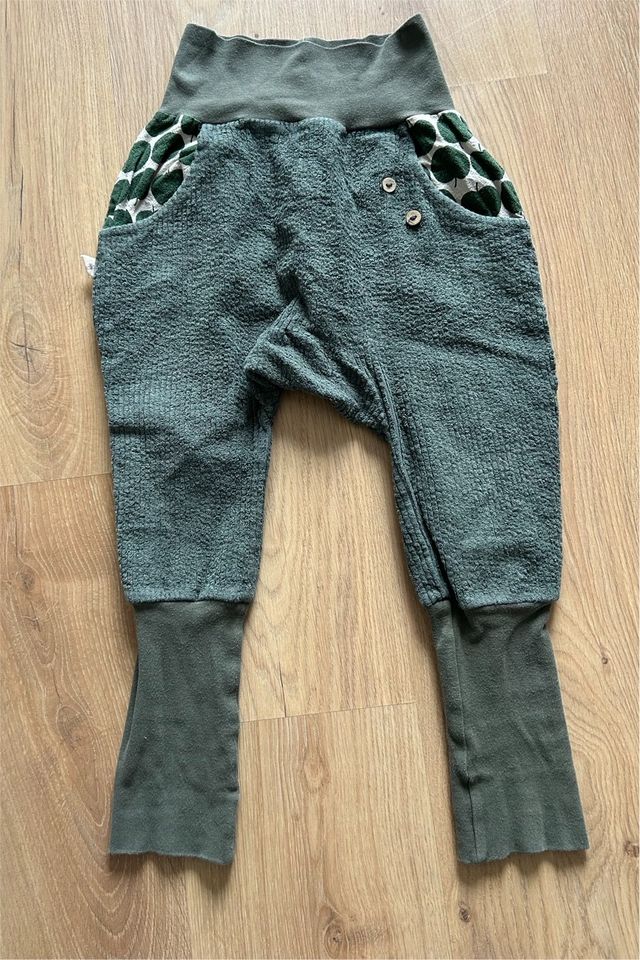 Cordhose von Etsy Pumphose grün 98-110 in Hamburg