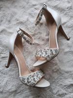 High Heels Pumps Brautschuhe Absatzschuhe Hessen - Münzenberg Vorschau