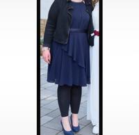 Dunkelblaues Kleid mit Steinen Hessen - Rüsselsheim Vorschau