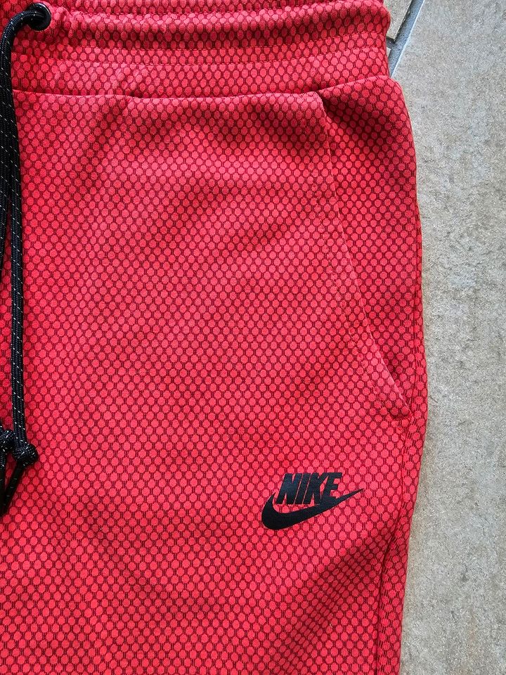 Nike Tech Shorts Kurze Hose rot M in Lotte