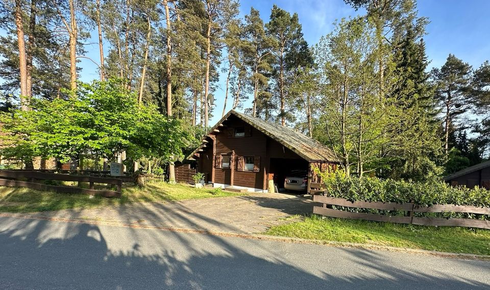 Modernes Holzhaus in Feriensiedlung - Leben auf dem Land in Nahrendorf