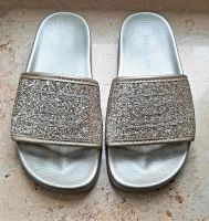 Pantoletten, Badeschuhe, Sandalen, Replay silber 35/36 Leipzig - Leipzig, Südvorstadt Vorschau