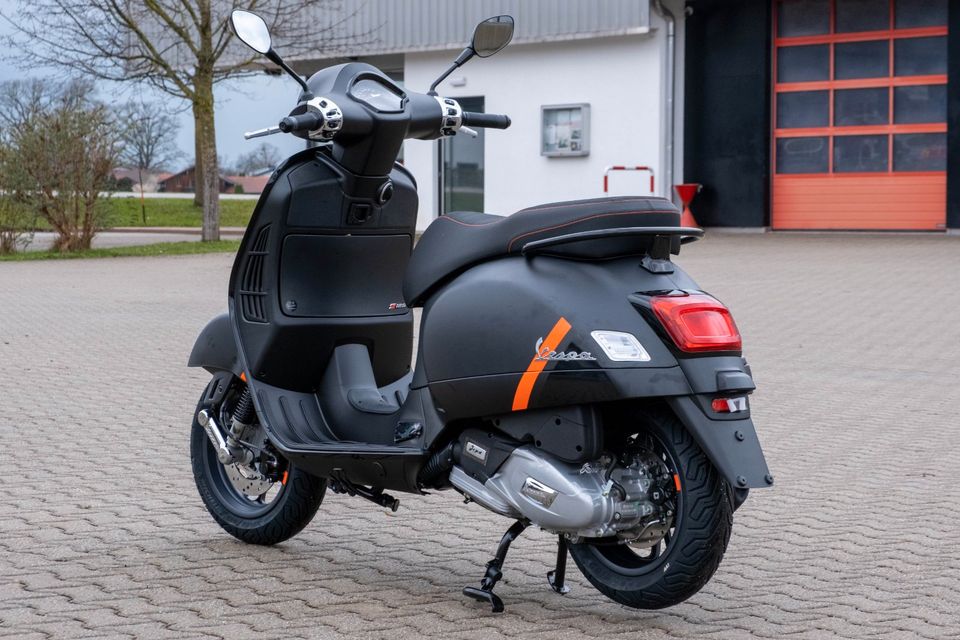 Vespa GTS 125  Supersport Mattschwarz in Übersee